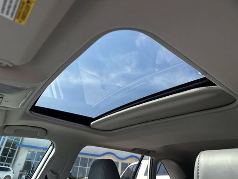 Used 2020 Toyota RAV4 Limited FWD image 23