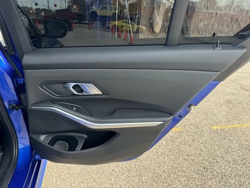 Used 2020 BMW 330i Sedan w/ M Sport Package image 18