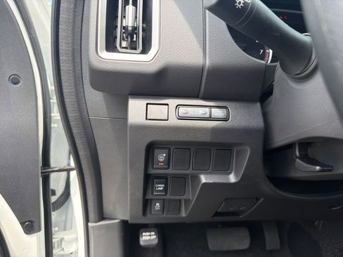 Used 2025 Nissan Frontier SV RWD image 24