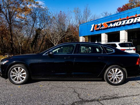 Used 2018 Volvo S90 T6 Momentum w/ Convenience Package image 3