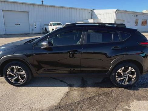 Used 2024 Subaru Crosstrek 2.0i Premium image 4