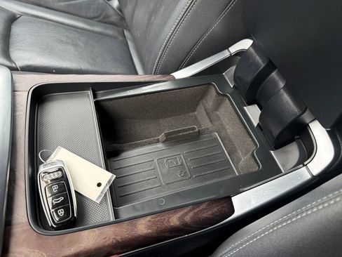 Used 2019 Audi Q8 Premium Plus w/ Premium Plus image 32