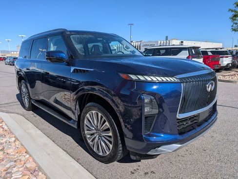 Used 2025 INFINITI QX80 Sensory AWD/4WD image 4