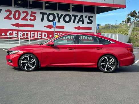 Used 2018 Honda Accord Sport image 2