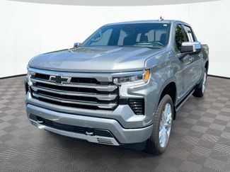 Used 2025 Chevrolet Silverado 1500 High Country AWD/4WD video 1