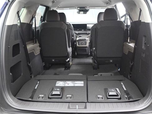 New 2026 Kia Carnival LX image 8