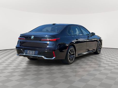 Used 2024 BMW 740i xDrive AWD/4WD image 7