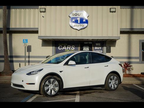 Used 2020 Tesla Model Y Long Range image 1