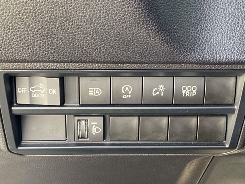 Used 2024 Toyota Tundra SR AWD/4WD image 28