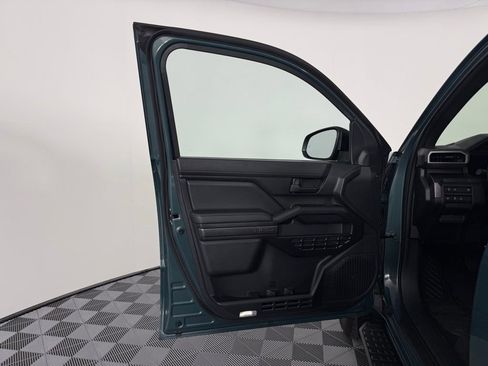 Used 2025 Toyota 4Runner 4WD image 17