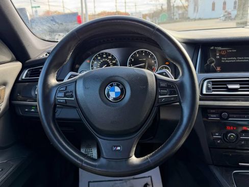 Used 2013 BMW 750i xDrive AWD/4WD image 21
