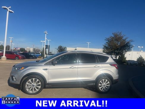 Used 2017 Ford Escape Titanium image 4
