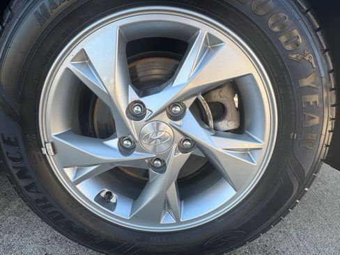 Used 2021 Hyundai Elantra SE FWD image 30
