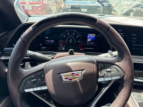 Certified 2024 Cadillac Escalade ESV V AWD/4WD image 16