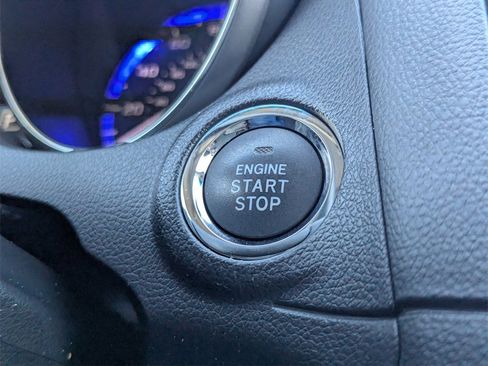 Used 2017 Subaru Outback 3.6R Limited image 29