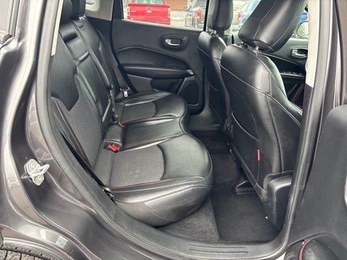 Used 2019 Jeep Compass Trailhawk AWD/4WD image 18