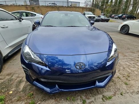 Used 2019 Toyota 86 image 2