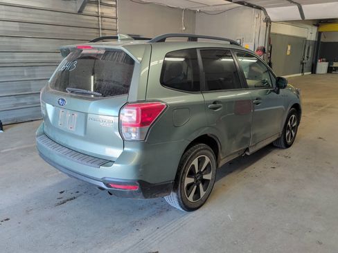 Used 2017 Subaru Forester 2.5i Premium w/ All-Weather Package AWD/4WD image 5