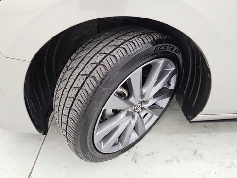 Used 2024 MAZDA MAZDA3 s FWD image 40