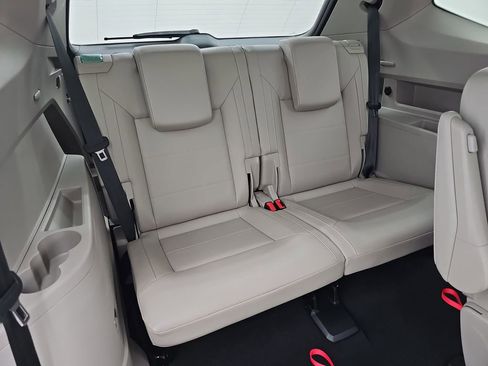 Used 2023 Volkswagen Atlas SEL R-Line AWD/4WD image 16