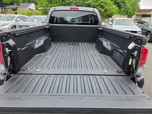 Used 2019 Toyota Tacoma SR AWD/4WD image 36