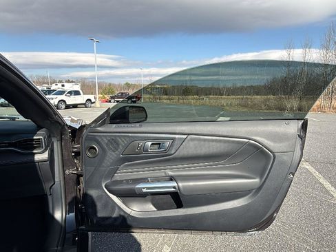 Used 2024 Ford Mustang GT Premium image 18