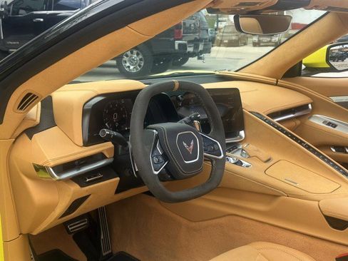 Used 2022 Chevrolet Corvette Stingray Premium Conv w/ Z51 Performance Package image 17