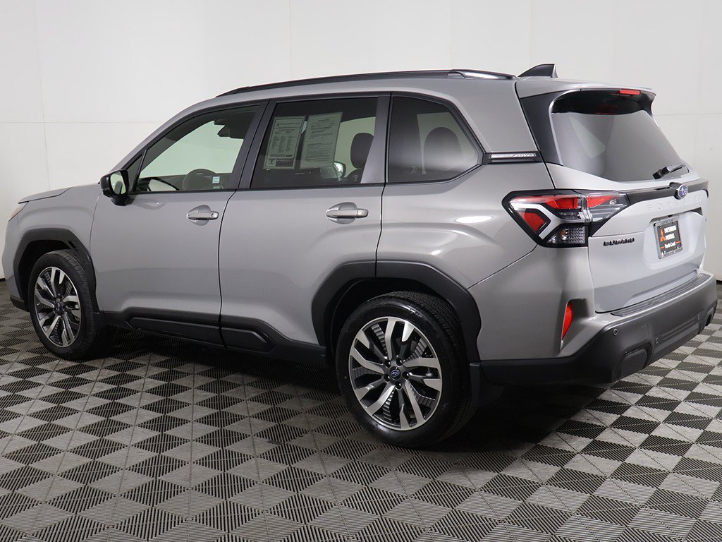Used 2025 Subaru Forester Touring w/ Popular Package - Touring AWD/4WD image 17