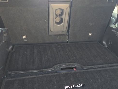 Used 2020 Nissan Rogue SV image 10