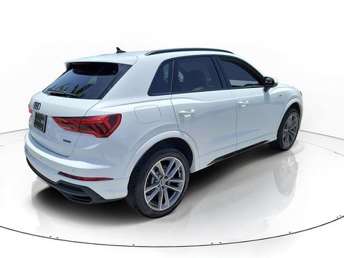 Certified 2025 Audi Q3 2.0T Premium w/ Convenience Package AWD/4WD image 4