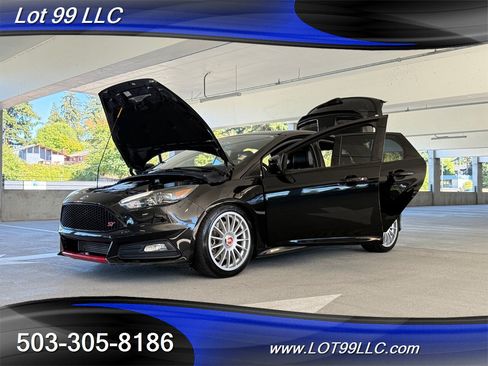 Used 2016 Ford Focus ST w/ Equipment Group 401A FWD image 29