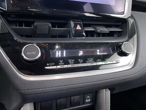 Used 2023 Toyota Corolla Cross LE image 16