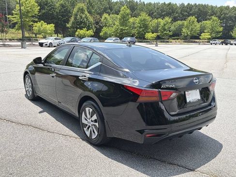 Certified 2025 Nissan Altima 2.5 S FWD image 8