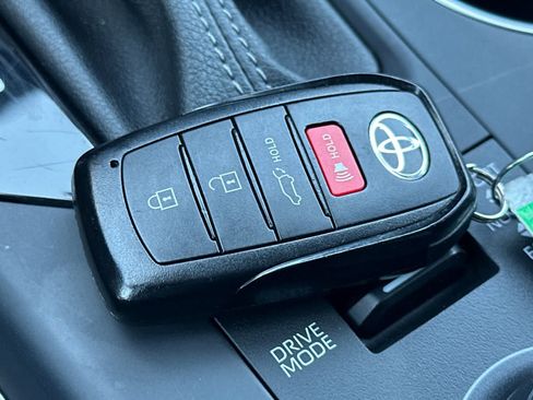 Used 2025 Toyota Highlander XSE AWD/4WD image 29