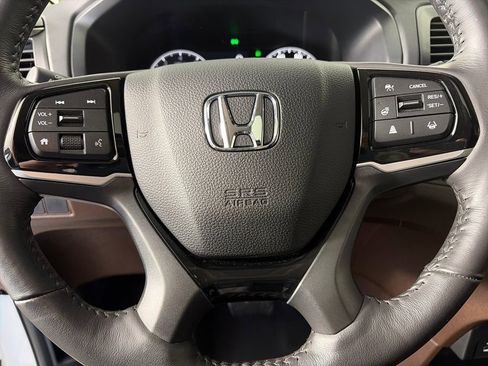 Used 2025 Honda Odyssey Elite image 15