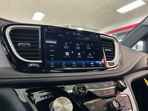 New 2026 Chrysler Pacifica Select w/ S Appearance Package FWD image 24
