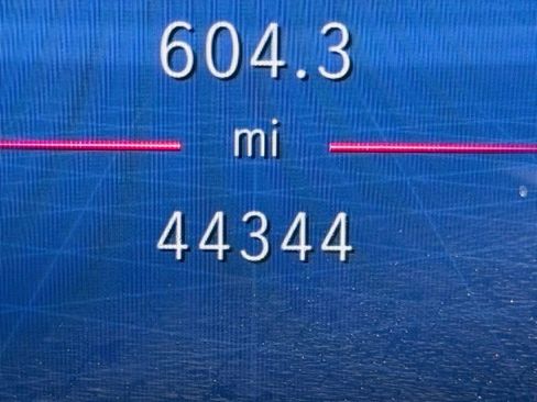 Used 2024 Mercedes-Benz GLC 300 4MATIC image 33