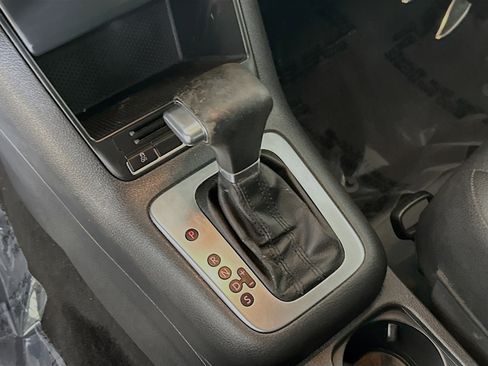 Used 2010 Volkswagen Tiguan S FWD image 20