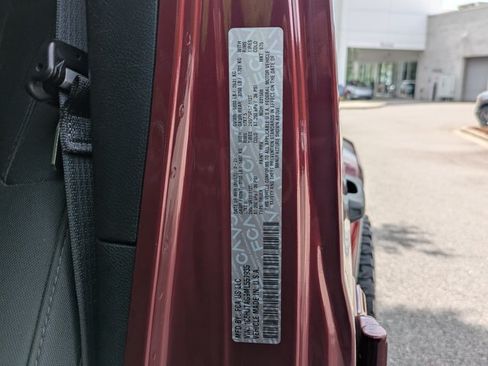 Used 2021 Jeep Gladiator Sport AWD/4WD image 15