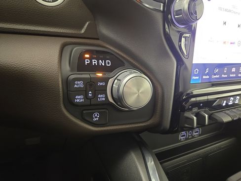 Used 2025 RAM 1500 Laramie AWD/4WD image 24
