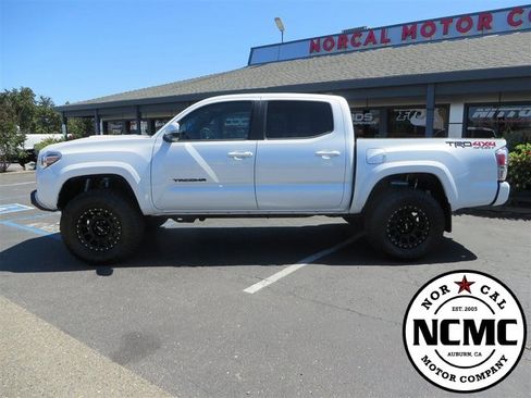 Used 2021 Toyota Tacoma TRD Sport image 2