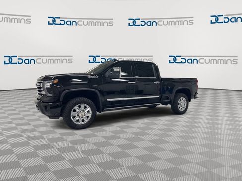 Used 2024 Chevrolet Silverado 2500 High Country w/ Technology Package AWD/4WD image 4