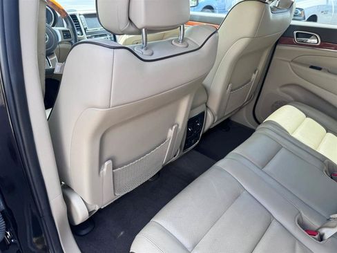 Used 2013 Jeep Grand Cherokee Overland RWD image 45