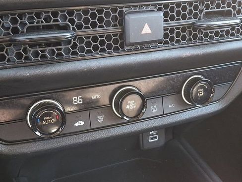 Used 2023 Honda HR-V LX image 18