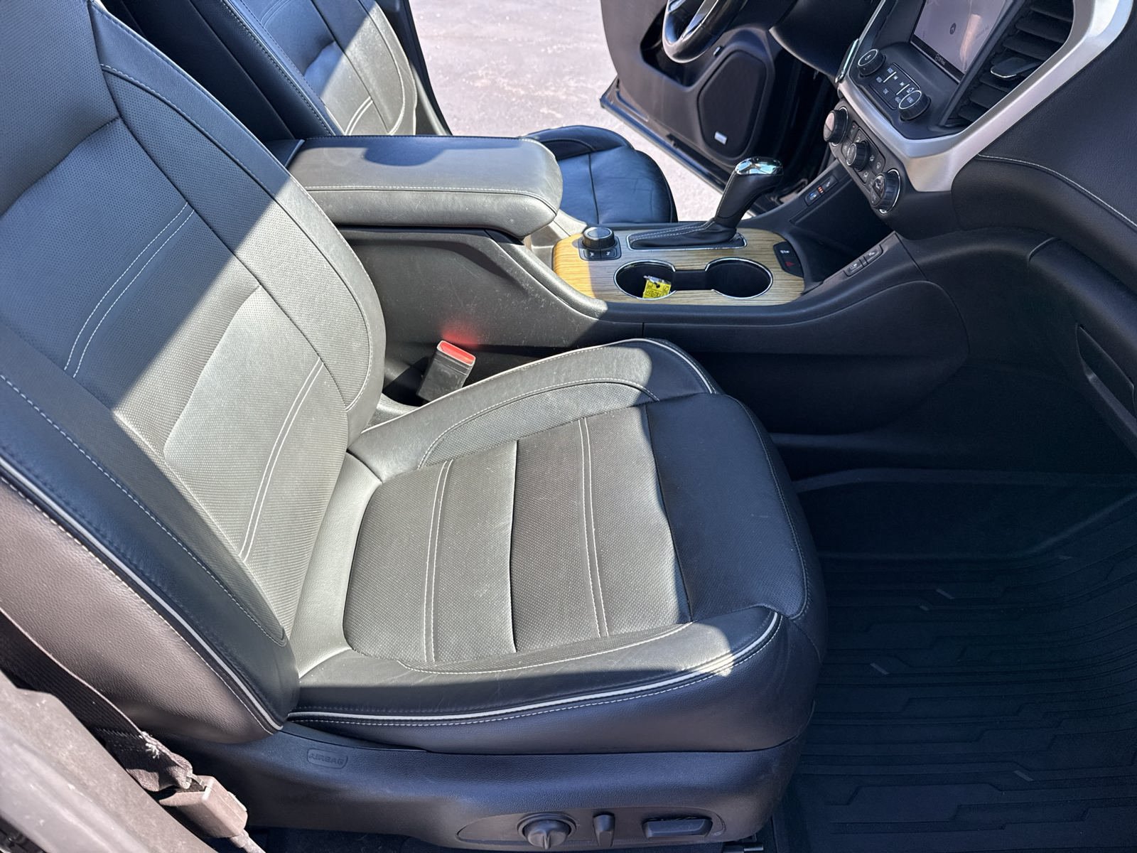 Used 2019 GMC Acadia Denali AWD/4WD image 32