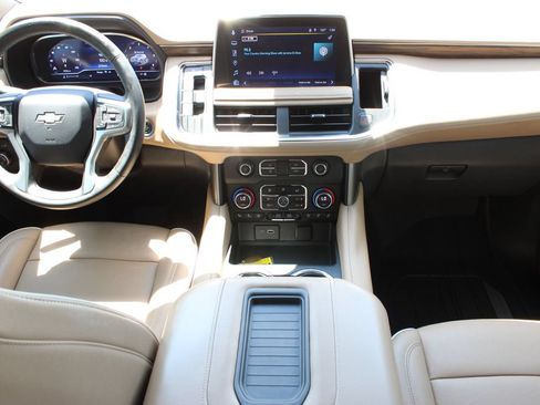 Used 2024 Chevrolet Tahoe Premier RWD image 11