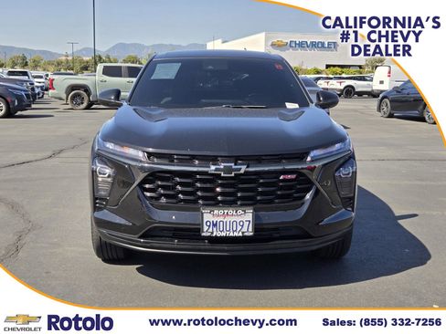 Used 2024 Chevrolet Trax RS FWD image 2