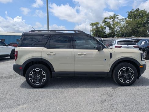 Used 2025 Ford Bronco Sport Outer Banks w/ Outer Banks Tech Package+ AWD/4WD image 3
