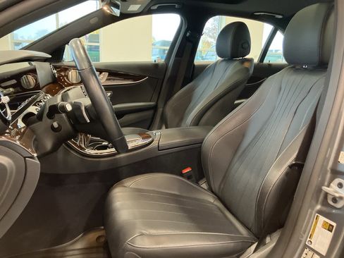Used 2022 Mercedes-Benz E 350 4MATIC Sedan image 12