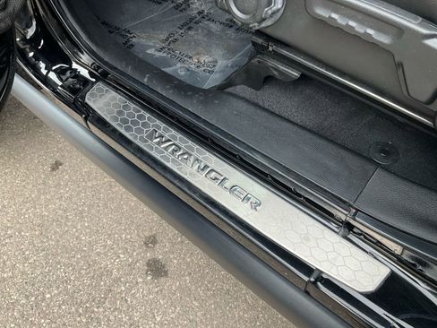 Used 2022 Jeep Wrangler Unlimited Rubicon w/ Xtreme Recon 35" Tire Package image 28